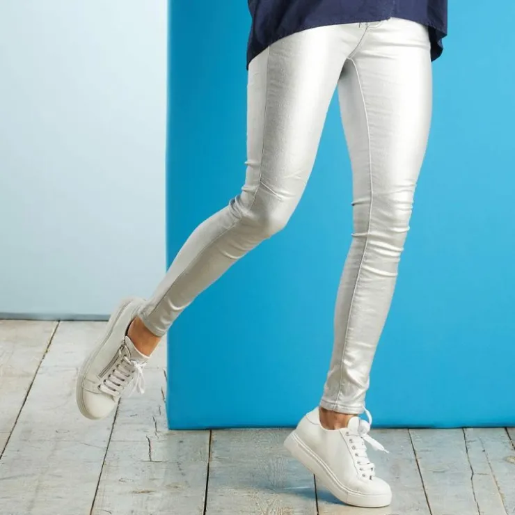 Sole Bliss Feather: White Leather^ Flats | Sneakers