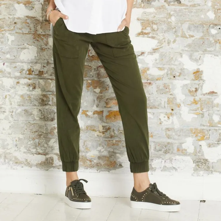 Sole Bliss Haven: Olive Leather^ Flats | Sneakers