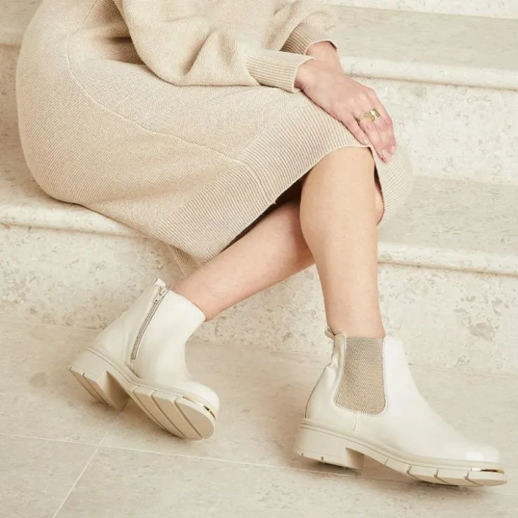 Sole Bliss Runway: Cream Patent Leather^ Boots