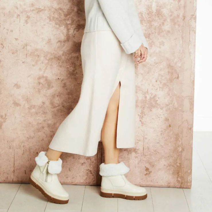 Sole Bliss Wonder: Cream Leather & Shearling^ Boots